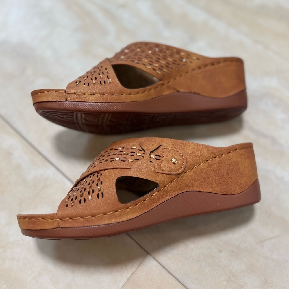 NWOT Women's Brown Slip-On Wedge Sandals (EU 38)